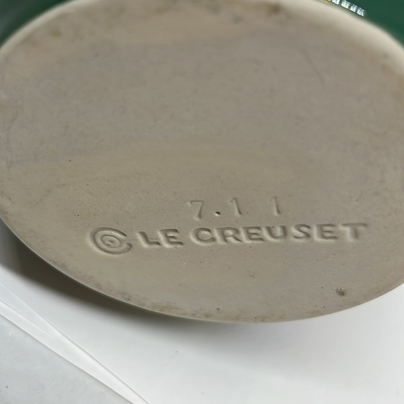 Le Creuset 80oz Dark Green Pitcher, Cream Interior - Picture 3 of 6